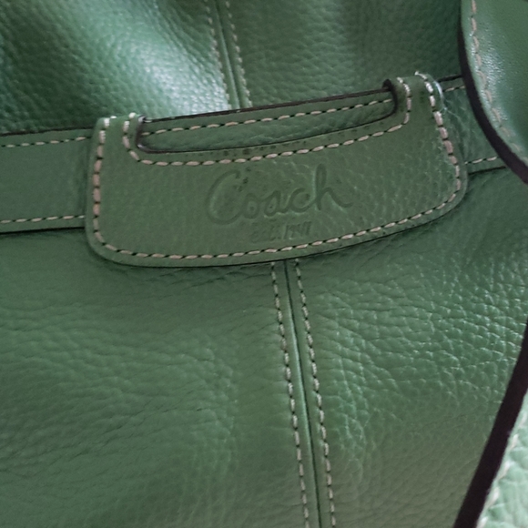 Coach green purse - Picture 2 of 8